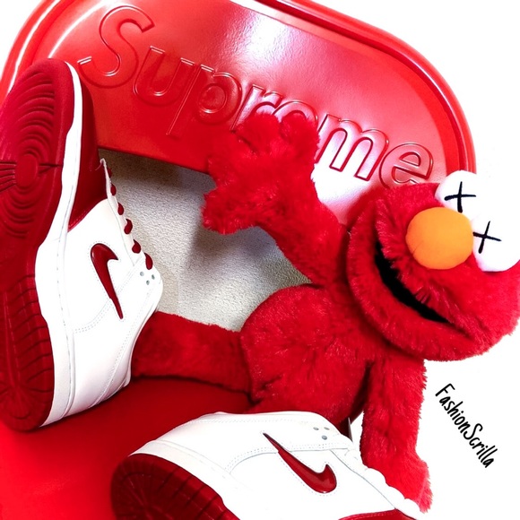 SUPREME x NIKE SB Dunk Low (Red/white) - Picture 2 of 9